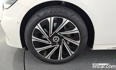 Mercedes-Benz E-Class 2024 2.0 Автомат в Москве № 219692, миниатюра 4