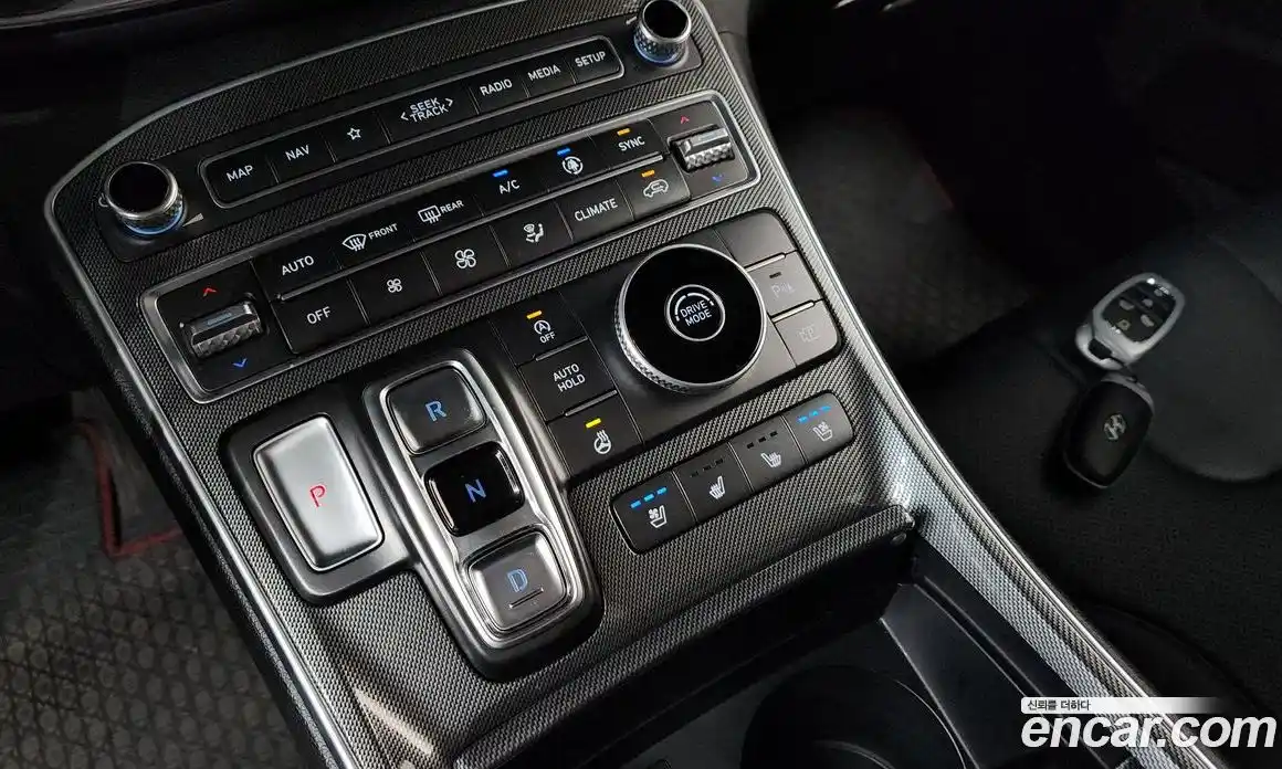 Hyundai Santa Fe 2022 2.5 Автомат в Москве № 222652, фото 2