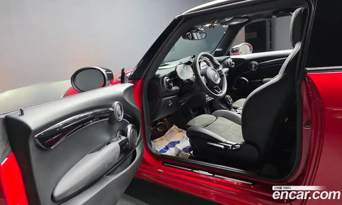 Mini Cooper 2023 2.0 Автомат в Москве № 223206, фото 11