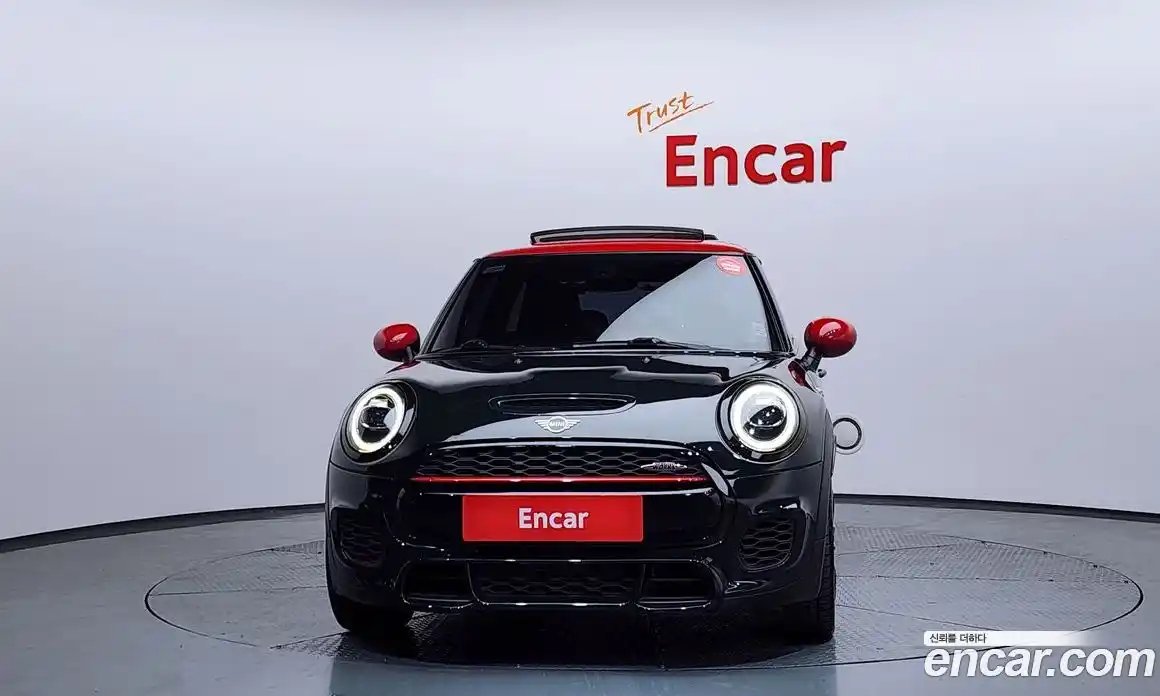 Mini Cooper 2019 2.0 Автомат в Москве № 226640, фото 3