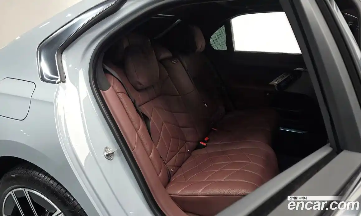 BMW 7-Series 2023 3.0 Автомат в Москве № 228096, фото 2