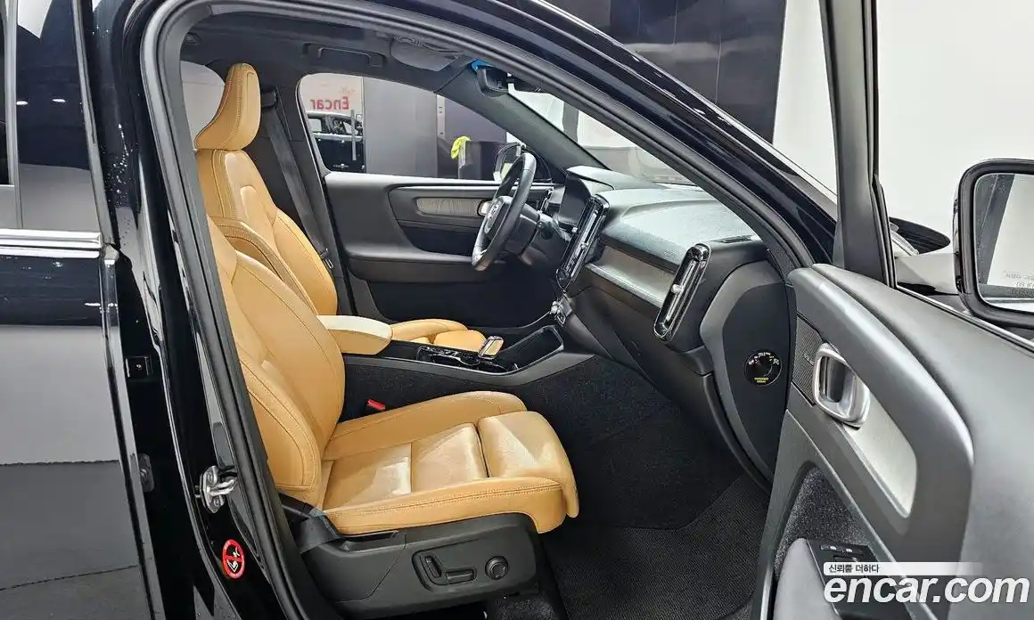 Volvo XC40 2021 2.0 Автомат в Москве № 230431, фото 2