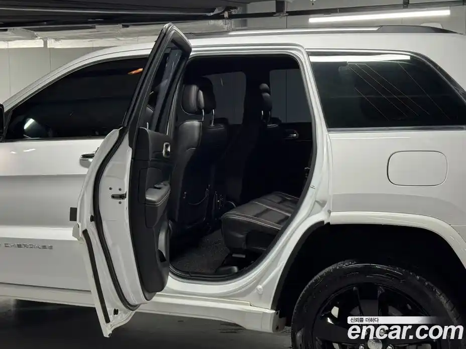 Jeep Cherokee 2014 3.0 Автомат в Москве № 232781, фото 19