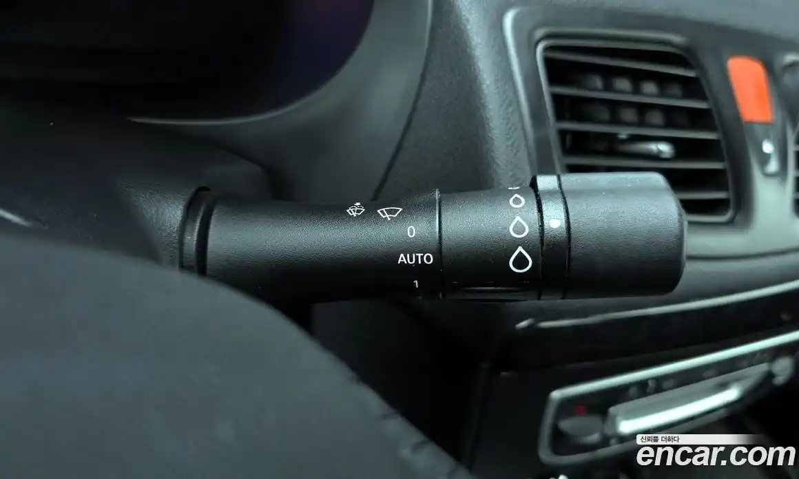 Renault SM3 2015 1.6 Автомат в Москве № 242621, фото 14