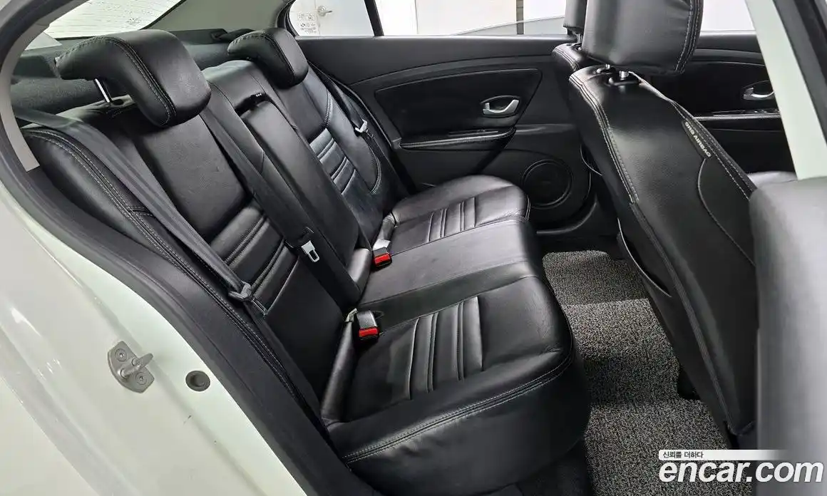 Renault SM3 2015 1.6 Автомат в Москве № 242621, фото 20