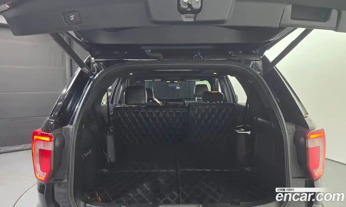 Ford Explorer 2017 2.3 Автомат в Москве № 255615, фото 19