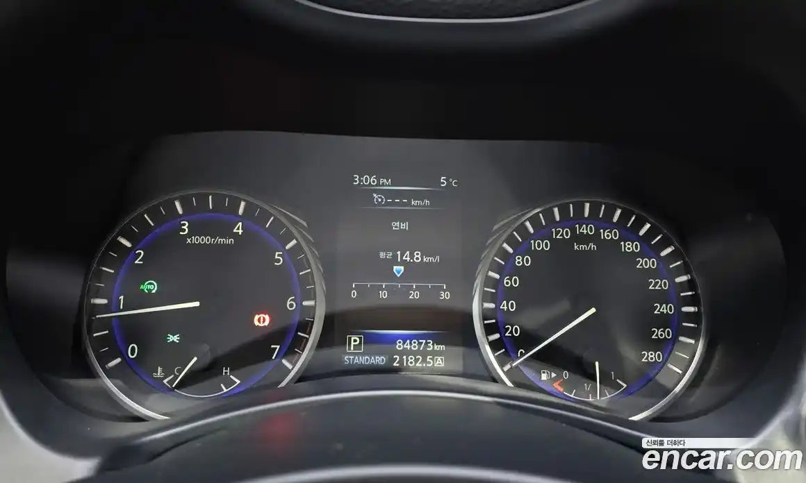 Infiniti Q50 2014 2.1 Автомат в Москве № 267454, фото 13