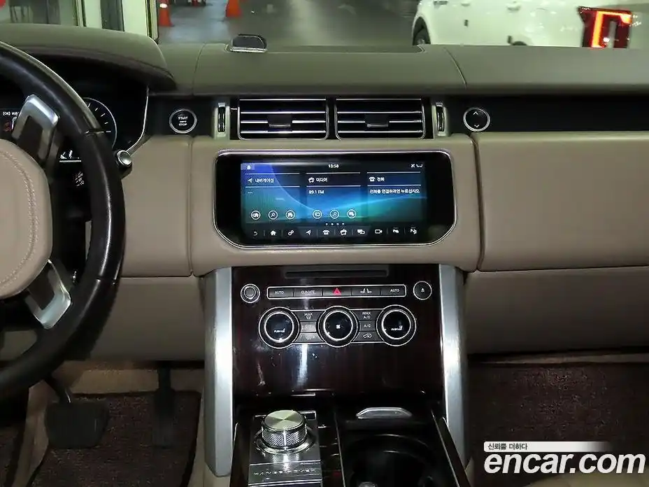 Land Rover Range-Rover 2017 5.0 Автомат в Москве № 269272, фото 11