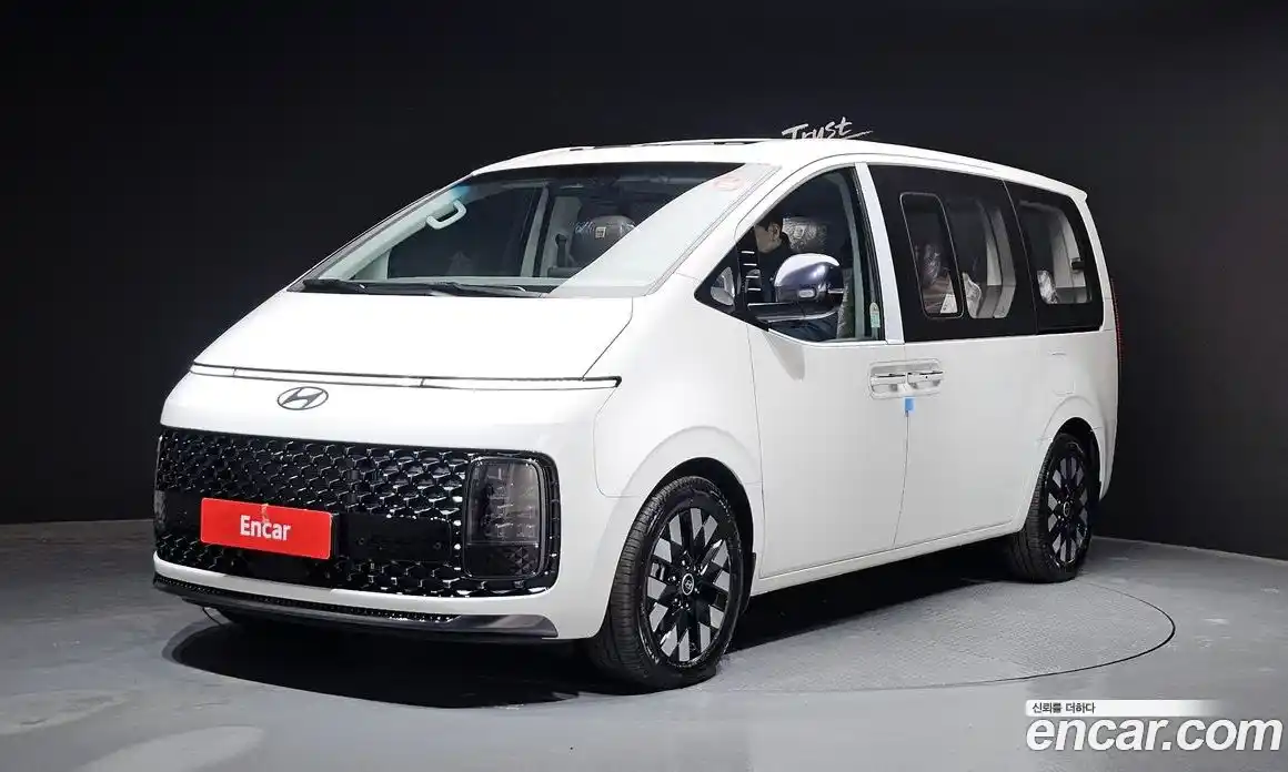 Hyundai Staria 2025 2.2 Автомат в Москве № 274011, фото 1