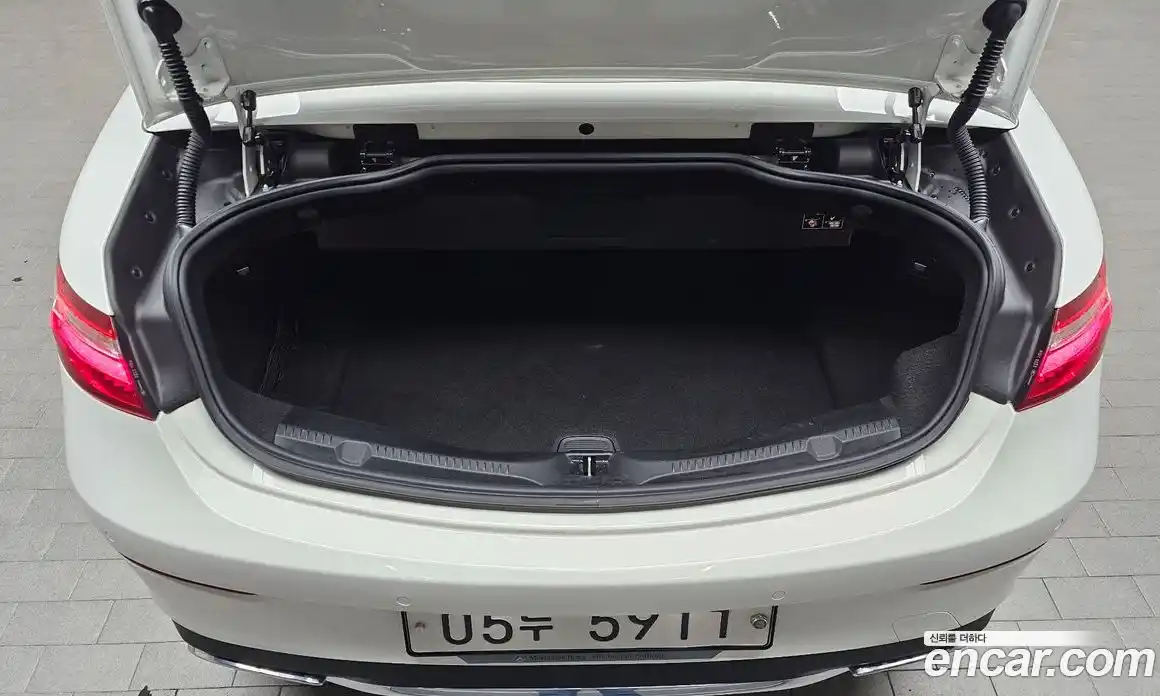 Mercedes-Benz E-Class 2018 1.9 Автомат в Москве № 290897, фото 17