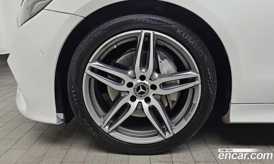 Mercedes-Benz E-Class 2018 1.9 Автомат в Москве № 290897, фото 9