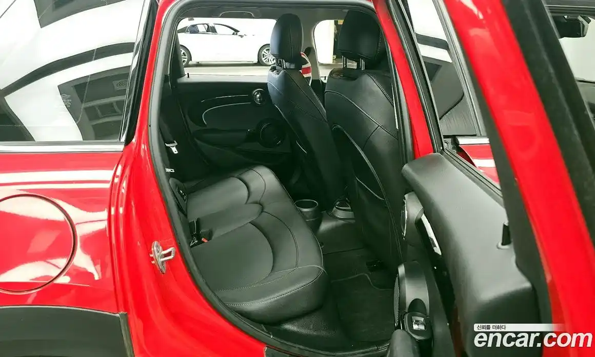 Mini Cooper 2023 1.5 Автомат в Москве № 299441, фото 1