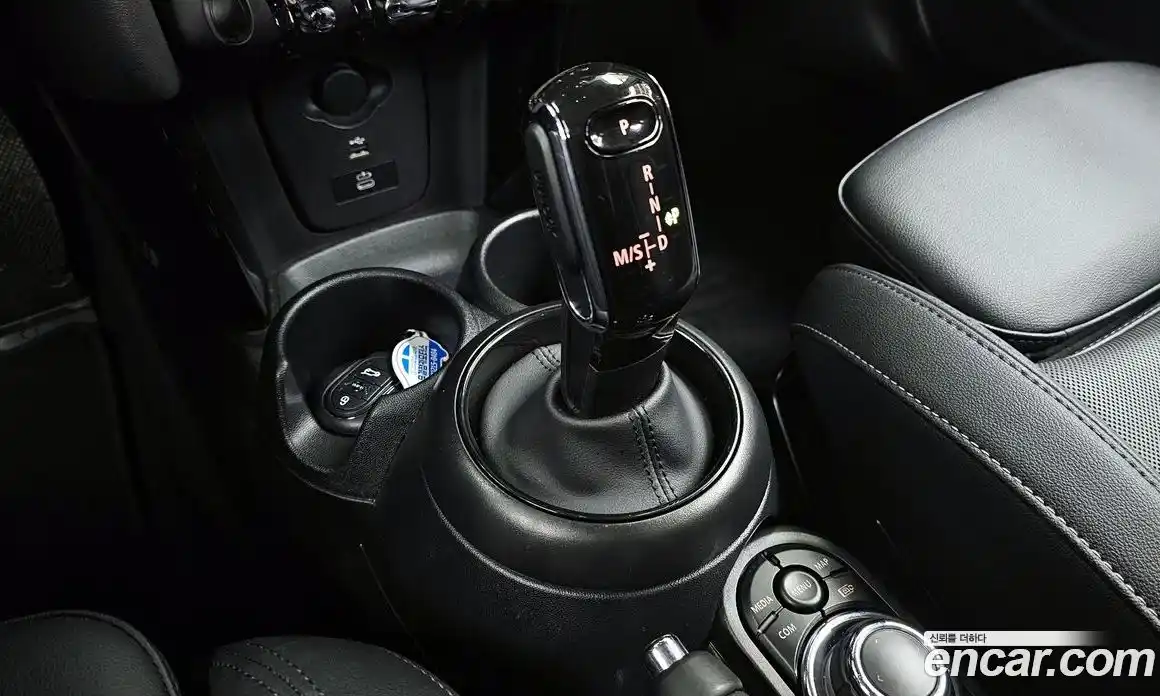 Mini Cooper 2023 1.5 Автомат в Москве № 299441, фото 11