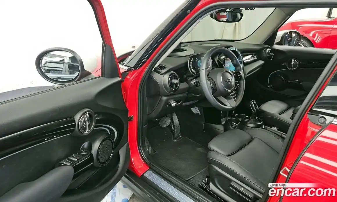 Mini Cooper 2023 1.5 Автомат в Москве № 299441, фото 12