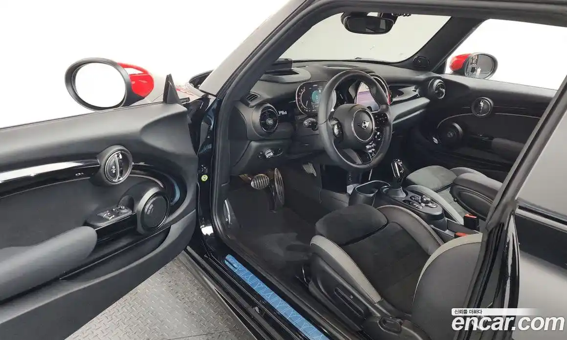 Mini Cooper 2023 2.0 Автомат в Москве № 299597, фото 5