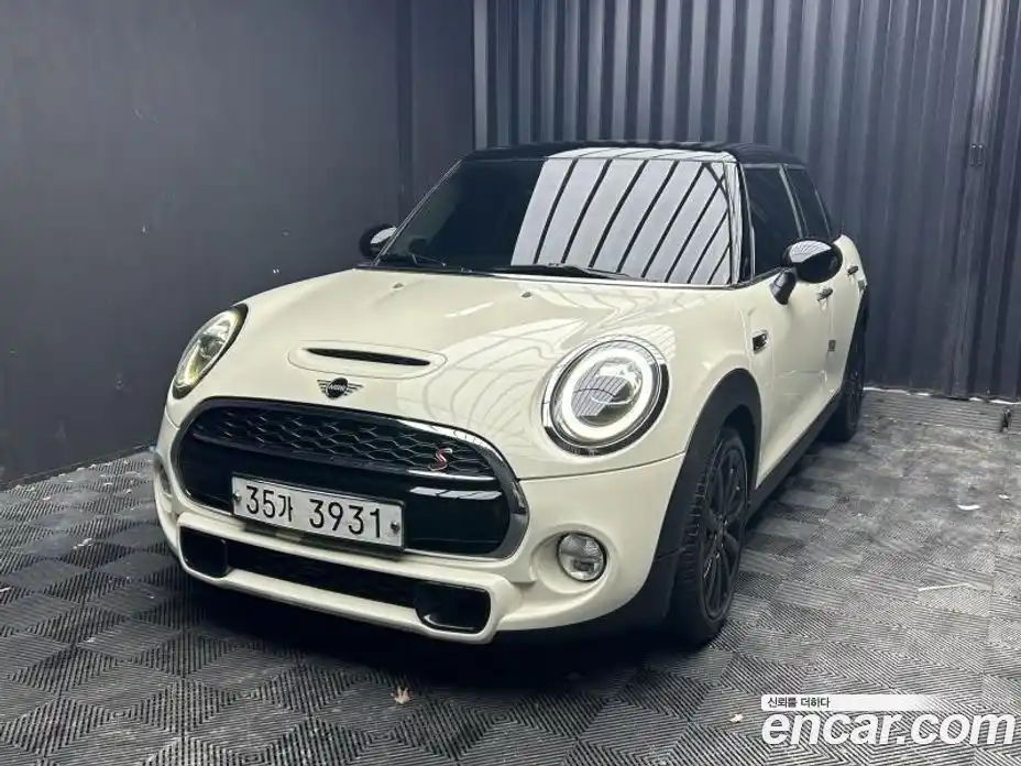 Mini Cooper 2019 2.0 Автомат в Москве № 300182, фото 2