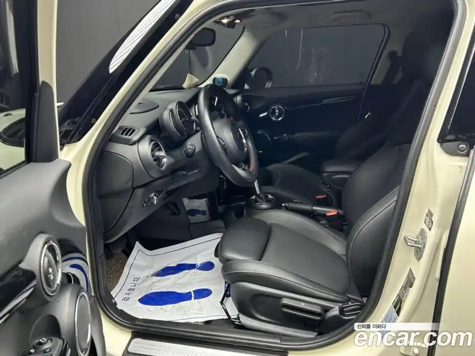 Mini Cooper 2019 2.0 Автомат в Москве № 300182, фото 7