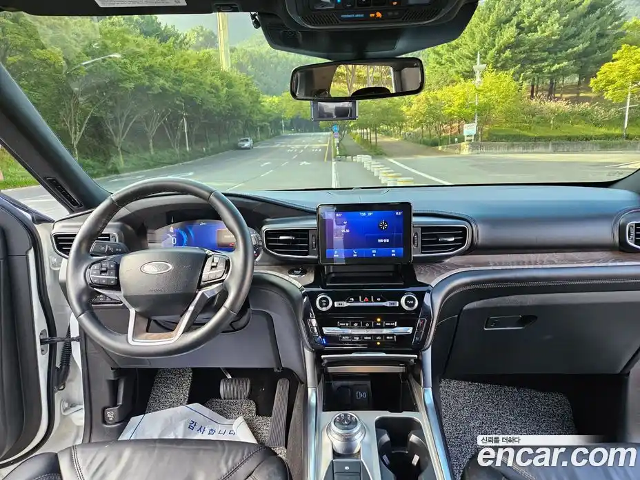 Ford Explorer 2023 3.0 Автомат в Москве № 303815, фото 10