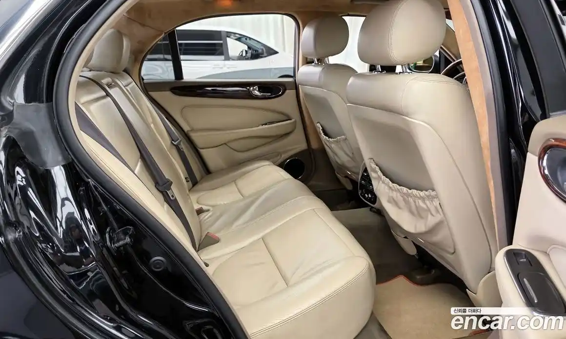 Jaguar XJ-8 2004 3.6 Автомат в Москве № 304968, фото 8