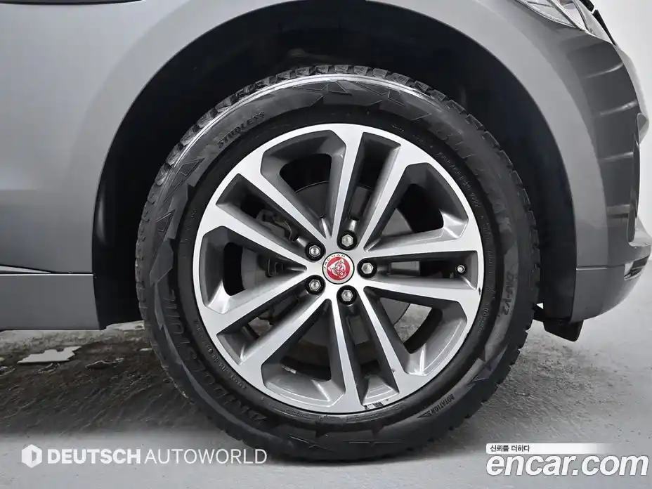 Jaguar F-Pace 2017 2.0 Автомат в Москве № 305165, фото 5