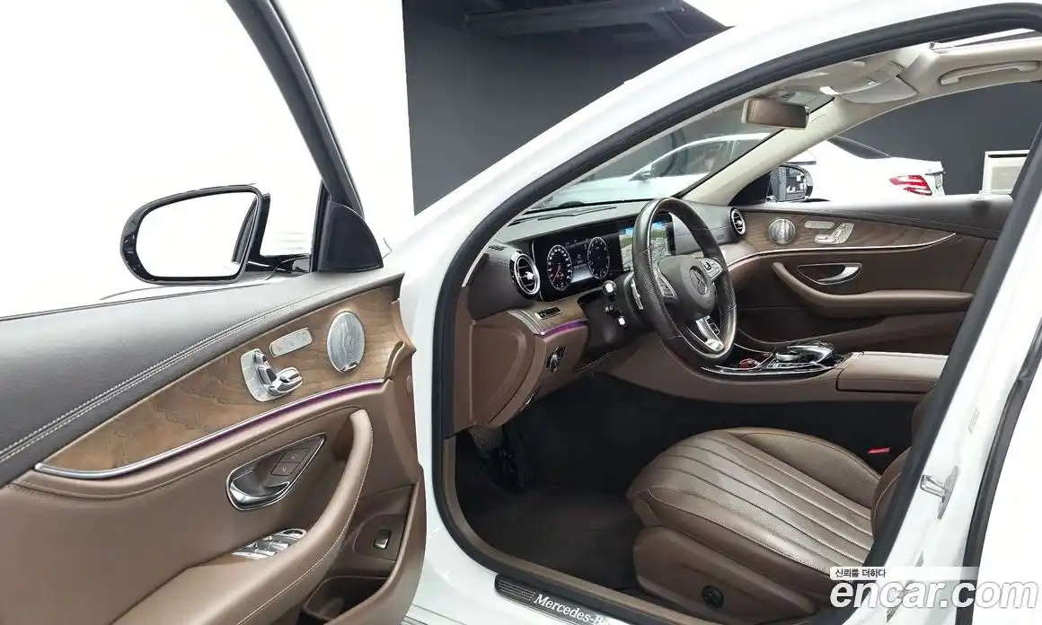 Mercedes-Benz E-Class 2018 2.0 Автомат в Москве № 307601, фото 16