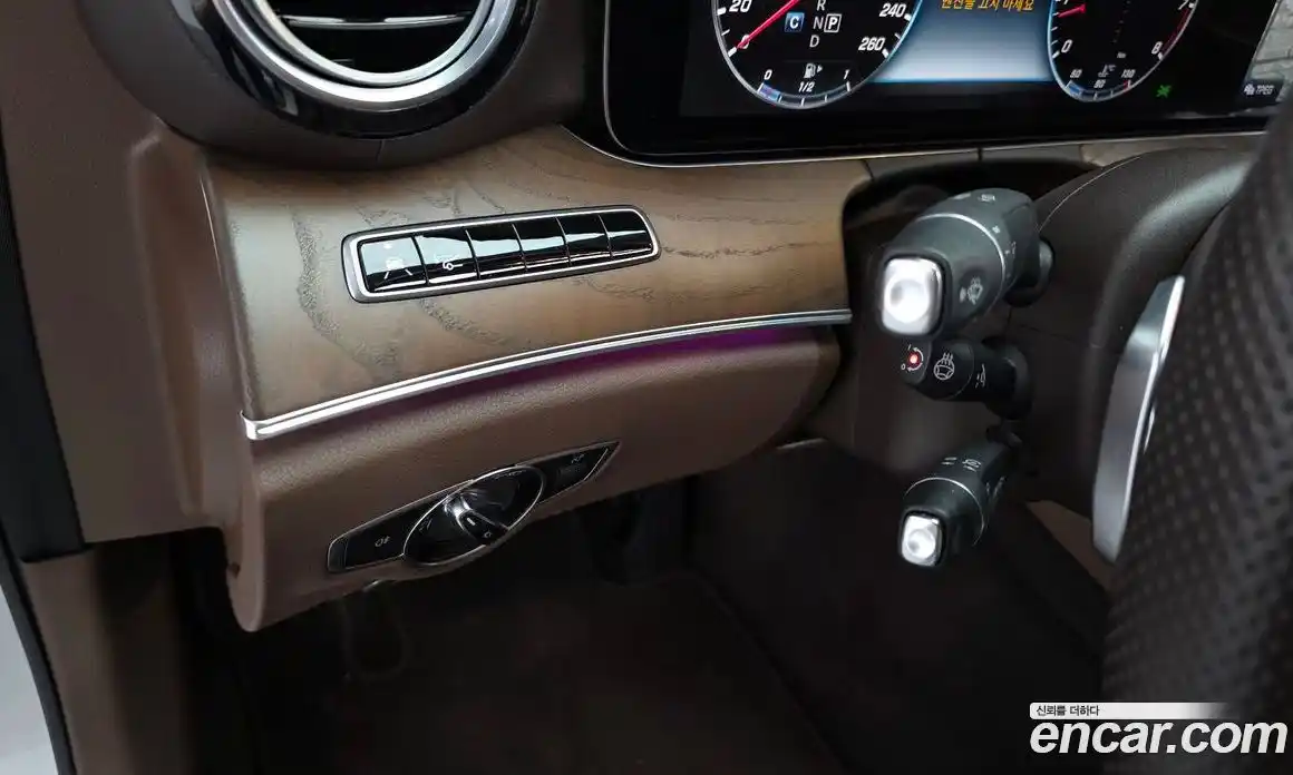 Mercedes-Benz E-Class 2018 2.0 Автомат в Москве № 307601, фото 17