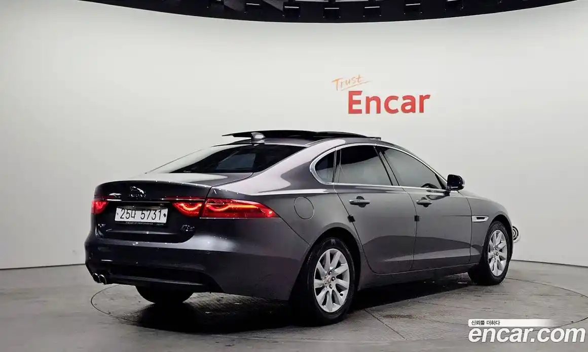 Jaguar XF 2017 2.0 Автомат в Москве № 335826, фото 11