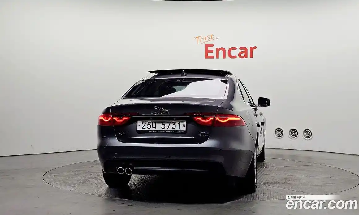 Jaguar XF 2017 2.0 Автомат в Москве № 335826, фото 15