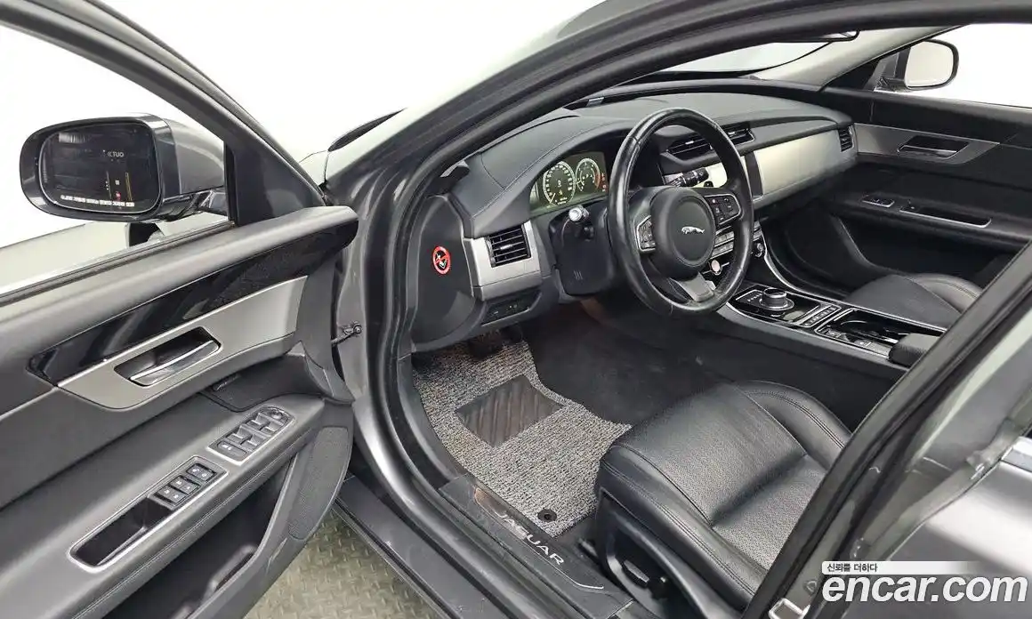 Jaguar XF 2017 2.0 Автомат в Москве № 335826, фото 8