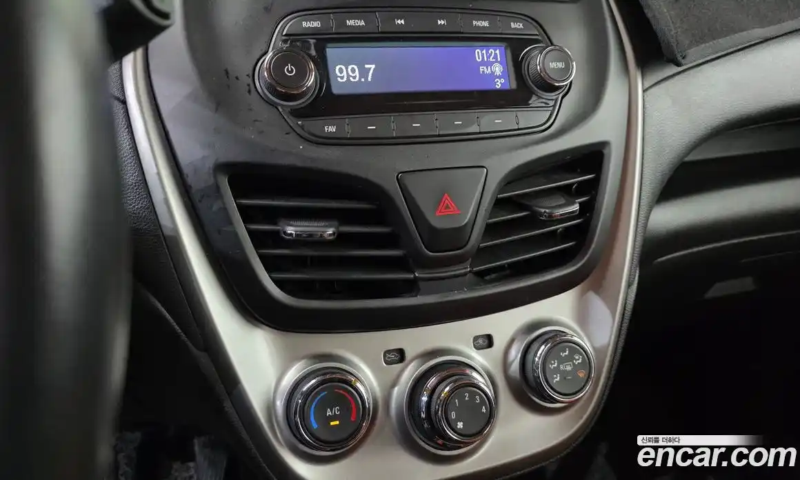 Chevrolet Spark 2017 1.0 Механическая в Москве № 371125, фото 14