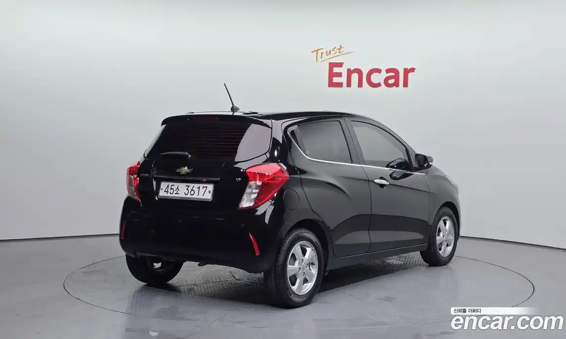 Chevrolet Spark 2017 1.0 Механическая в Москве № 371125, фото 2