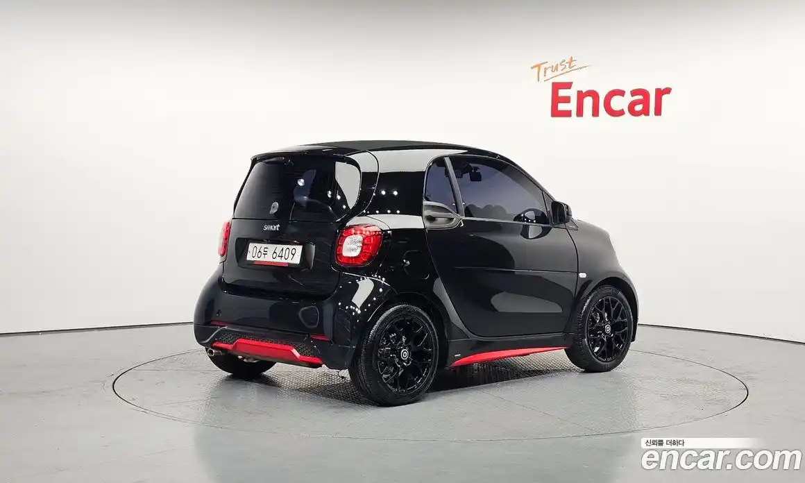 Smart Fortwo 2017 1.0 Автомат в Москве № 376044, фото 2