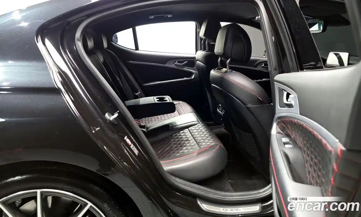 Genesis G70 2018 2.0 Автомат в Москве № 386740, фото 12