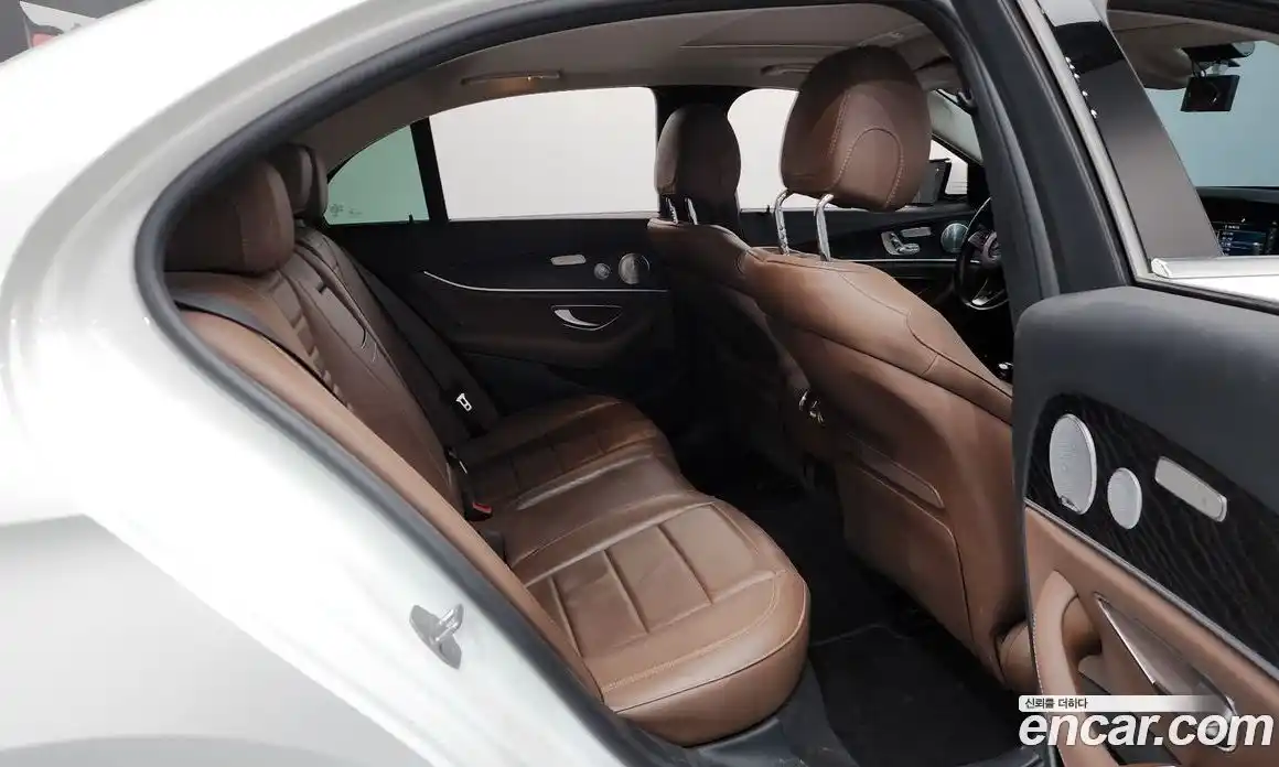 Mercedes-Benz E-Class 2018 2.0 Автомат в Москве № 413270, фото 12