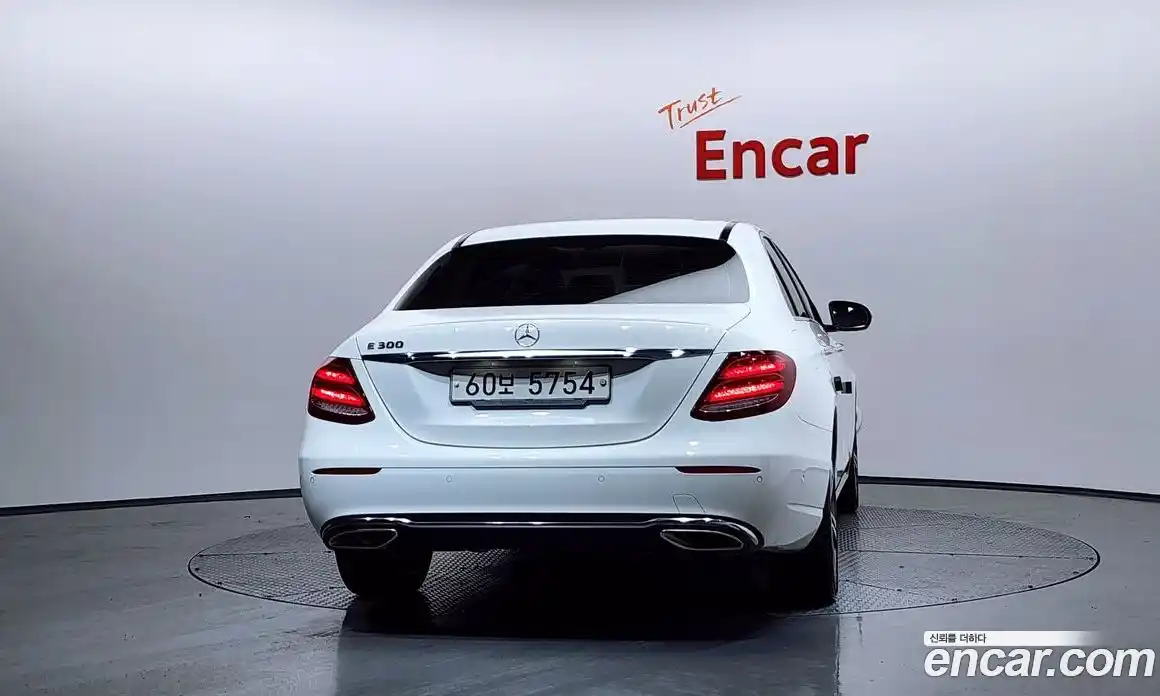 Mercedes-Benz E-Class 2018 2.0 Автомат в Москве № 413270, фото 4