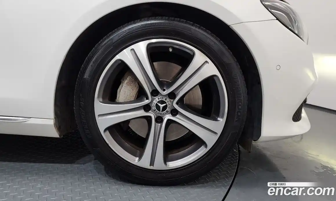 Mercedes-Benz E-Class 2018 2.0 Автомат в Москве № 413270, фото 5