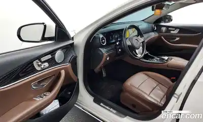 Mercedes-Benz E-Class 2018 2.0 Автомат в Москве № 413270, миниатюра 10