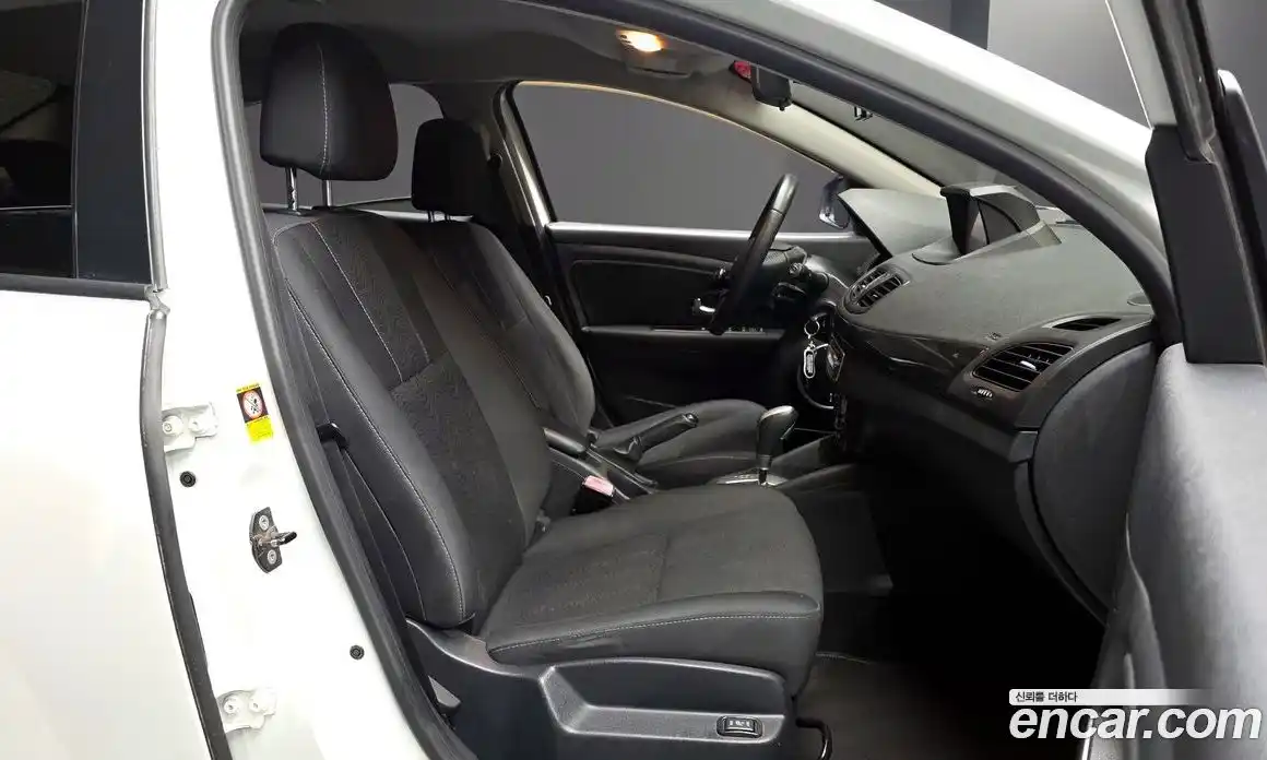 Renault SM3 2013 1.6 Автомат в Москве № 423915, фото 11