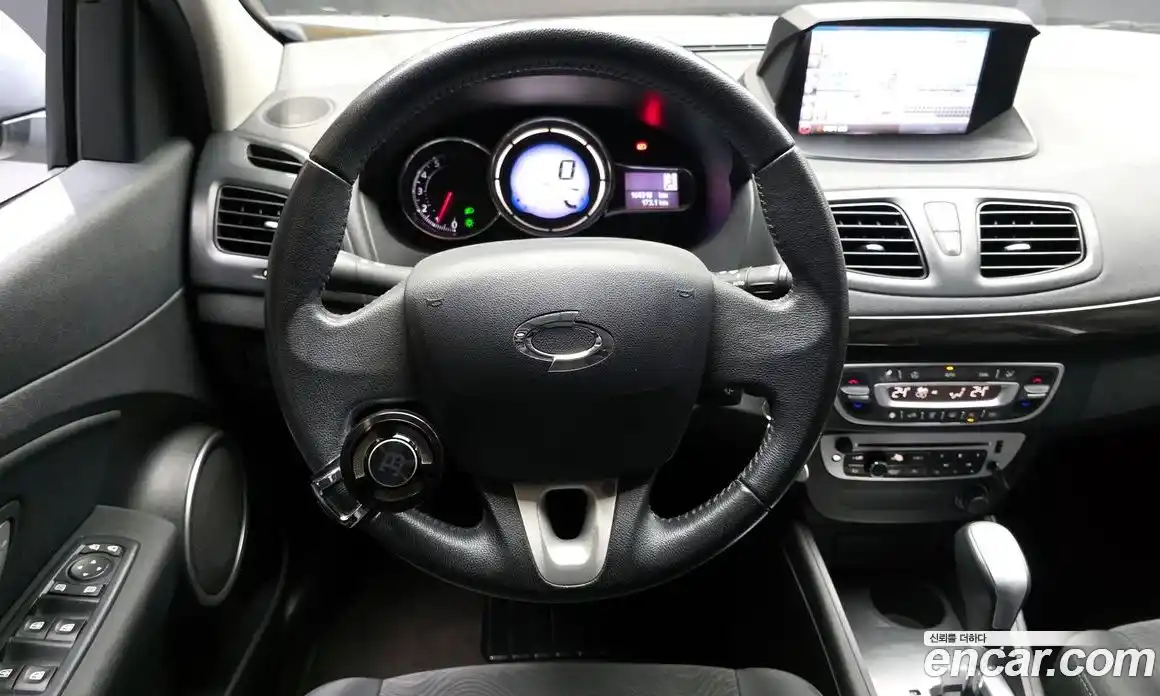 Renault SM3 2013 1.6 Автомат в Москве № 423915, фото 13