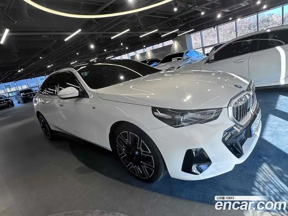 BMW 5-Series 2025 2.0 Автомат в Москве № 424791, фото 3
