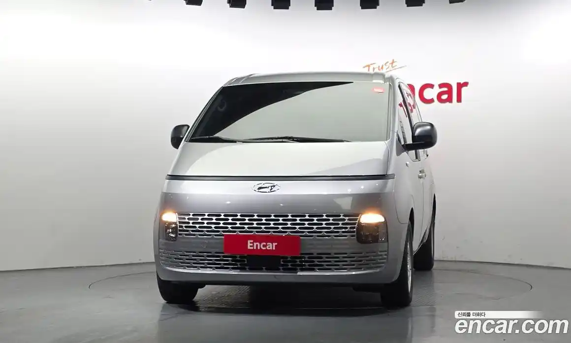 Hyundai Staria 2023 2.2 Автомат в Москве № 457830, фото 3