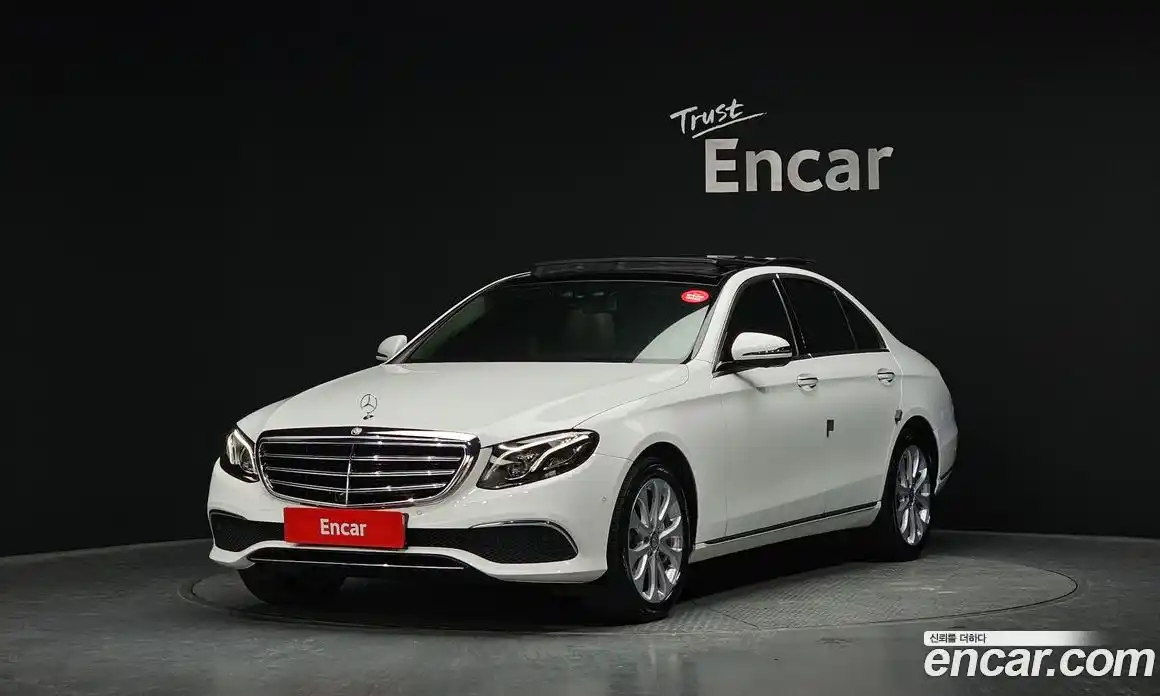 Mercedes-Benz E-Class 2017 2.0 Автомат в Москве № 467739, фото 1