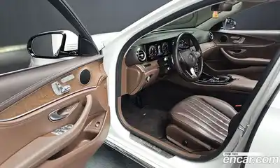 Mercedes-Benz E-Class 2017 2.0 Автомат в Москве № 467739, миниатюра 11