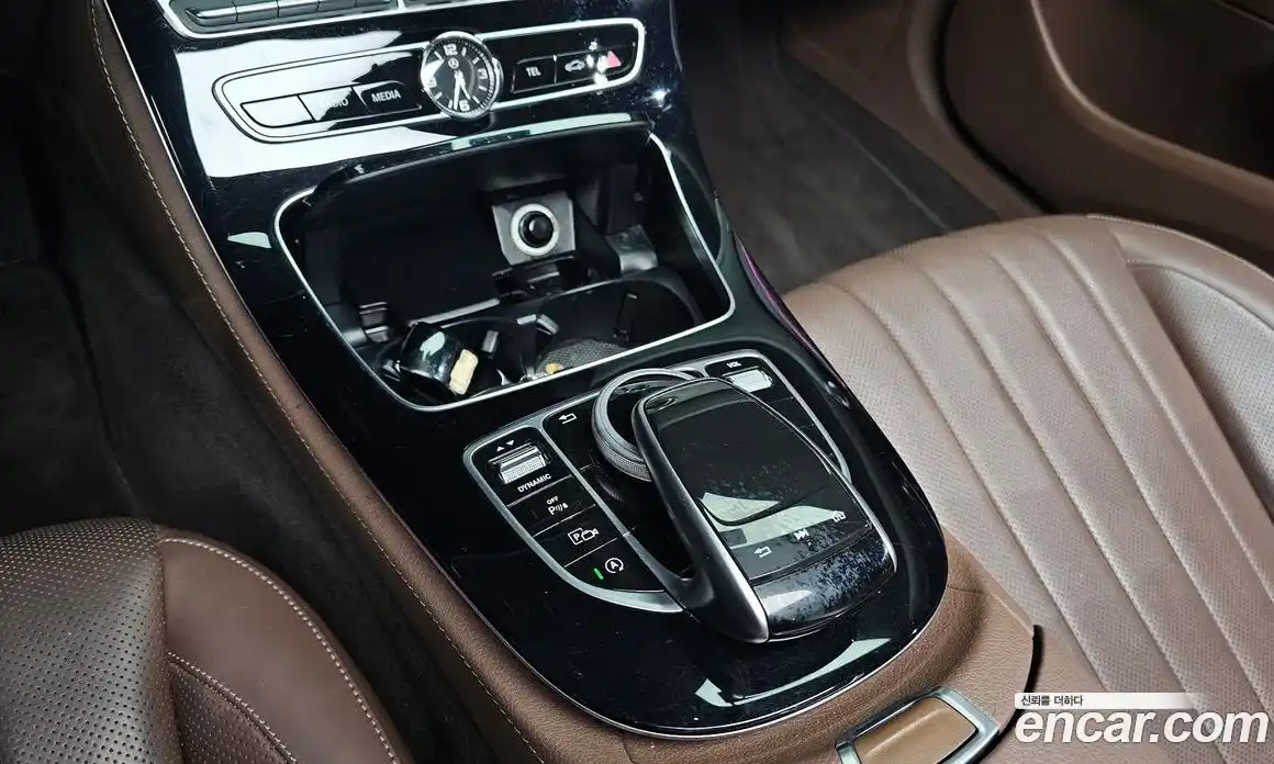 Mercedes-Benz E-Class 2017 2.0 Автомат в Москве № 467739, фото 18