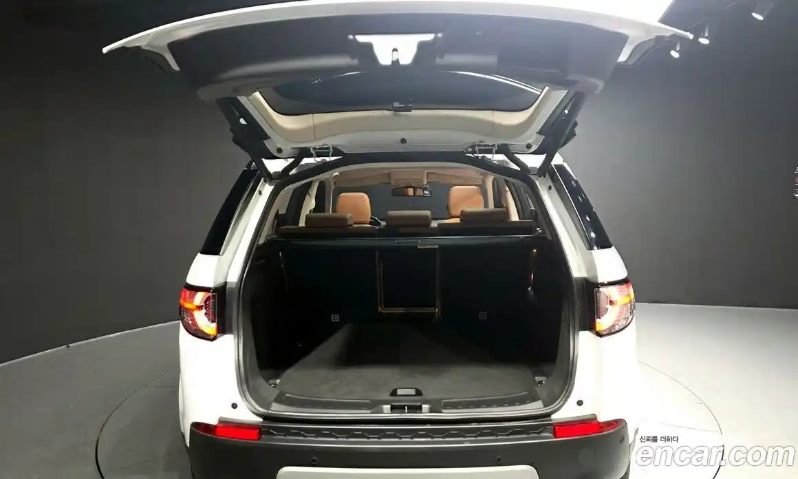 Land Rover Discovery Sport 2019 2.0 Автомат в Москве № 471163, фото 20