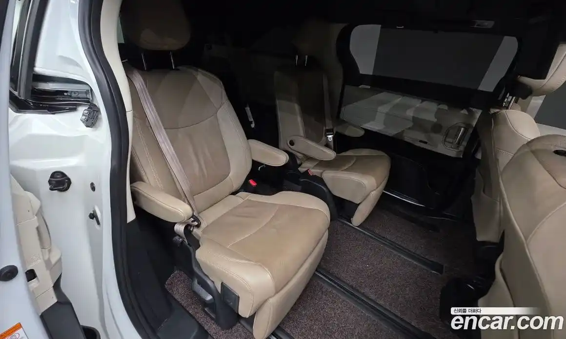 Toyota Sienna 2021 2.5 Автомат в Москве № 473023, фото 19