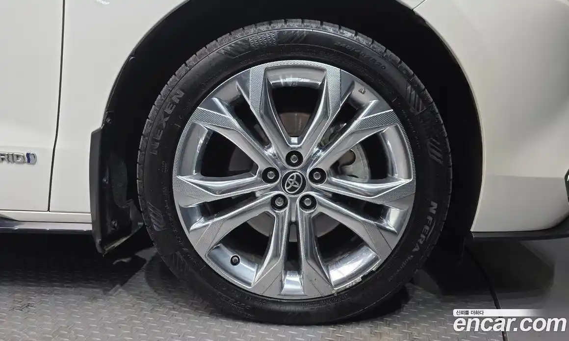 Toyota Sienna 2021 2.5 Автомат в Москве № 473023, фото 5