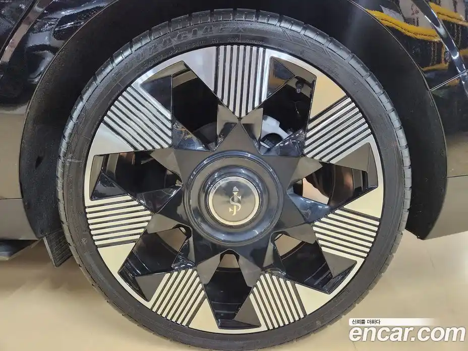 Kia Canival 2023 3.5 Автомат в Москве № 101786, фото 6