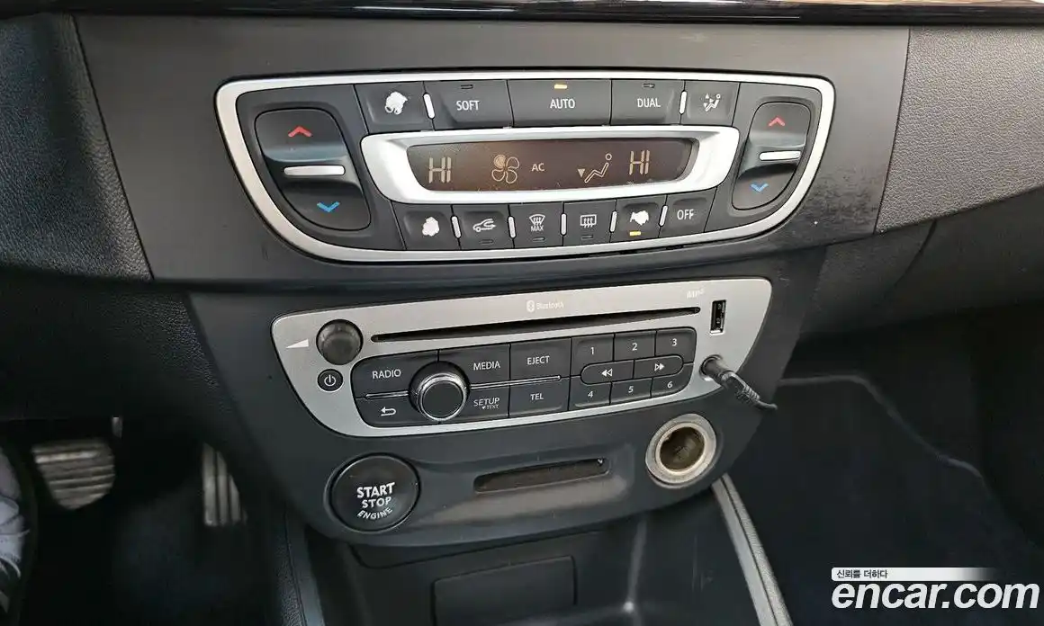 Renault SM3 2015 1.6 Автомат в Москве № 107275, фото 12