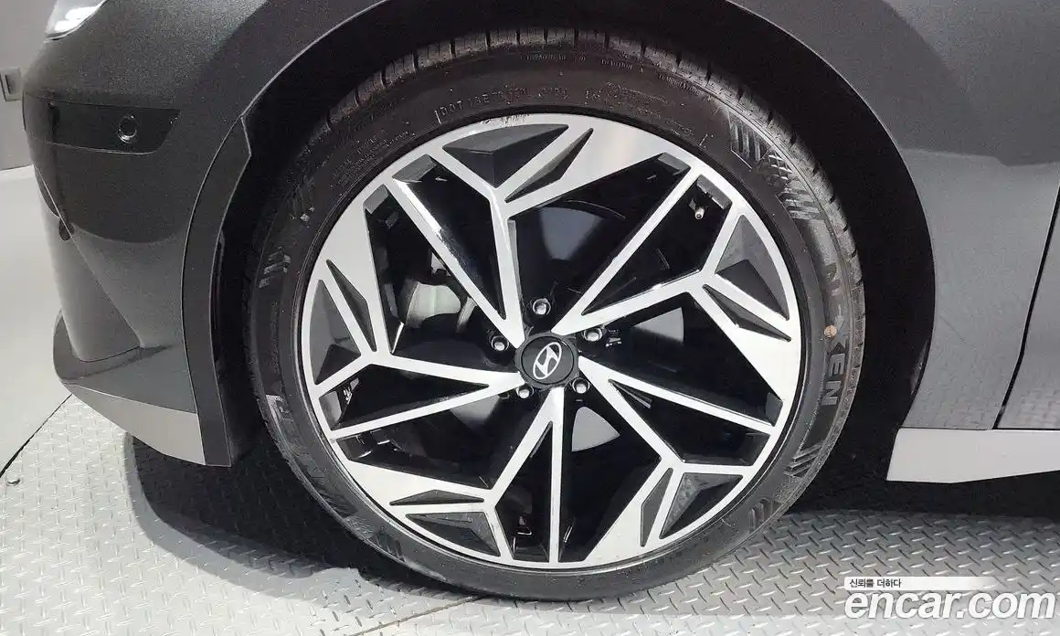 Hyundai Ioniq 6 2023 0.1 Автомат в Москве № 109012, фото 5